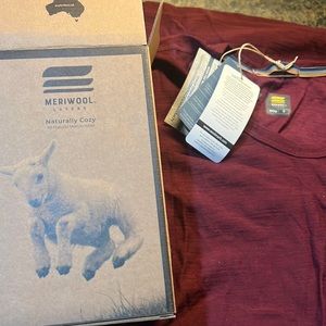 MERIWOOL Women’s Merino Wool Short Sleeve T Shirt Lightweight Base Layer Tee